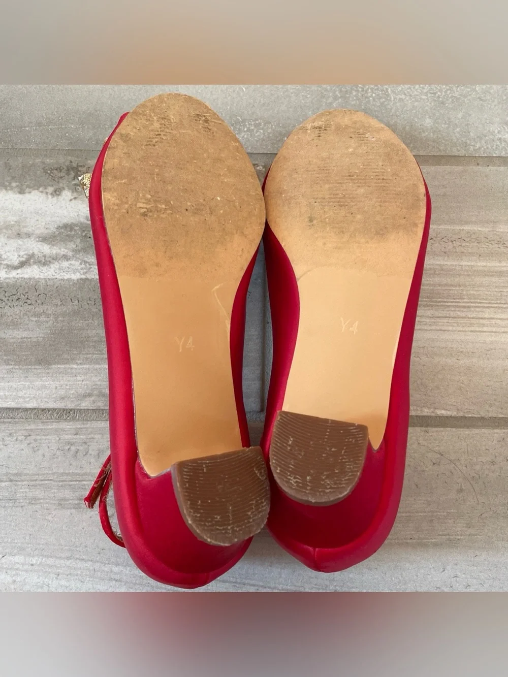 Joyfolie Valeria Red Satin Gold Glitter Bow Low Block Pump Heels Kids/4 Youth